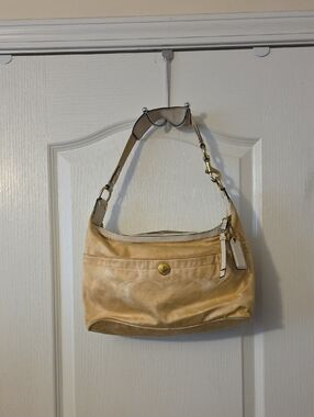 VINTAGE COACH SHOULDER HANDBAG
